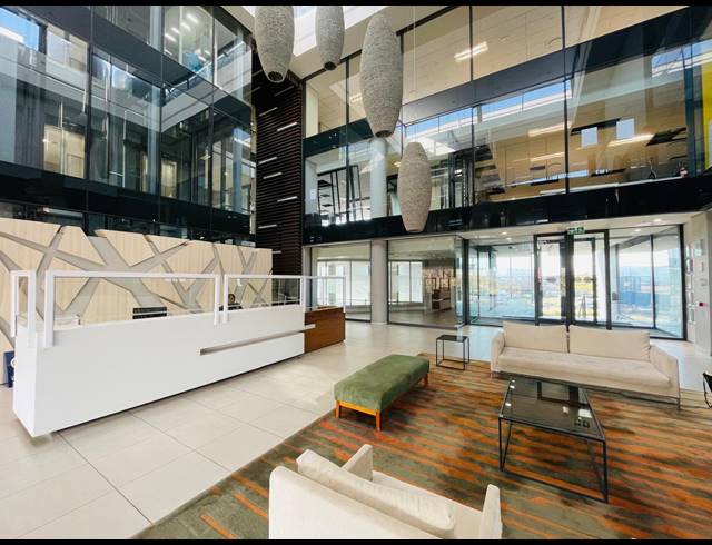 1,292M² OFFICE TO LET IN WATERFALL